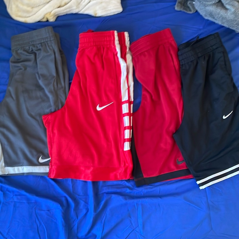 Nike basketball shorts for boys L